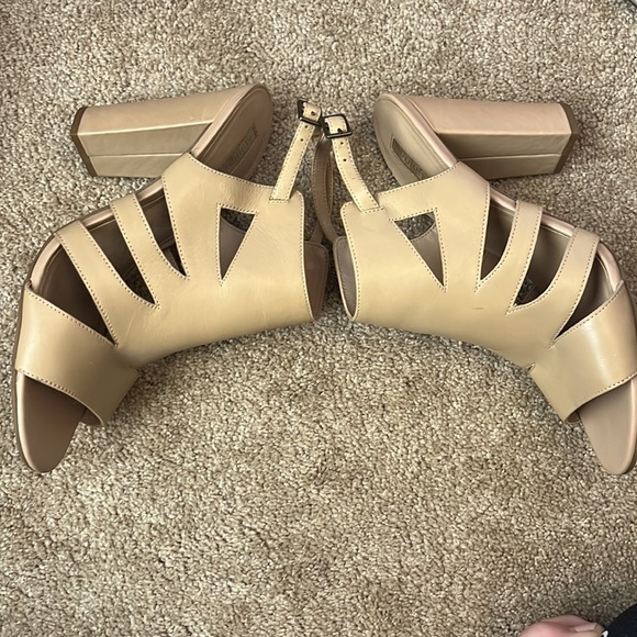 Audrey Brooke Heels size 10 - Picture 4 of 9